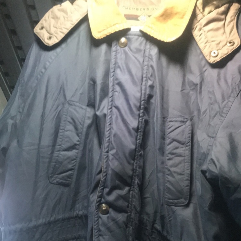 Jacket. - Picture 3 of 4